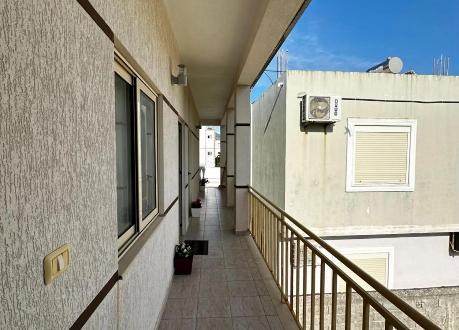 Hotel Ani-T Velipojë 0*,
